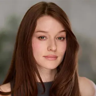 Lindsay S. headshot